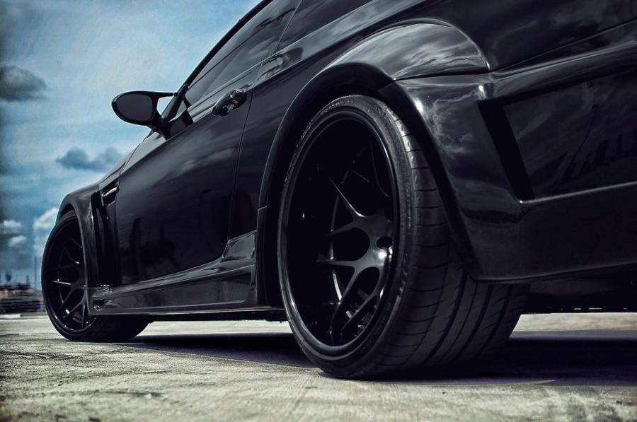  BMW M3 GTRS3 Black Version by Vorsteiner 2012 года  (фото 26 из 32)